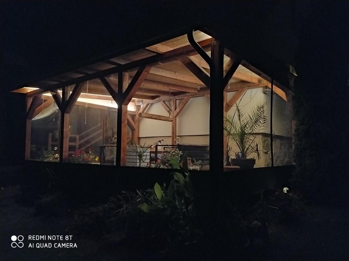 W Starej Szkole - Agroturystyka Pieczarki Esterno foto